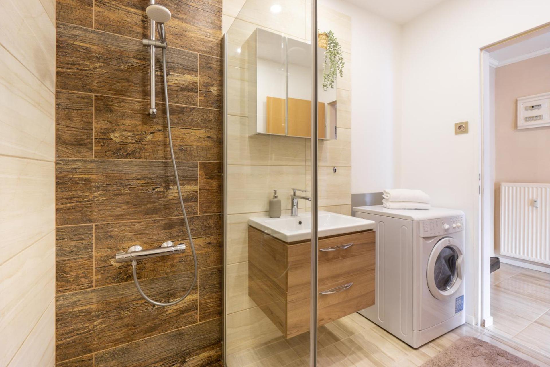 Appartamento Next To Stadion, Near To Lainzer Tiergarten Vienna Esterno foto